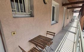 Studio Au Calme Espace Exterieur Parking Gratuit Dans La Rue